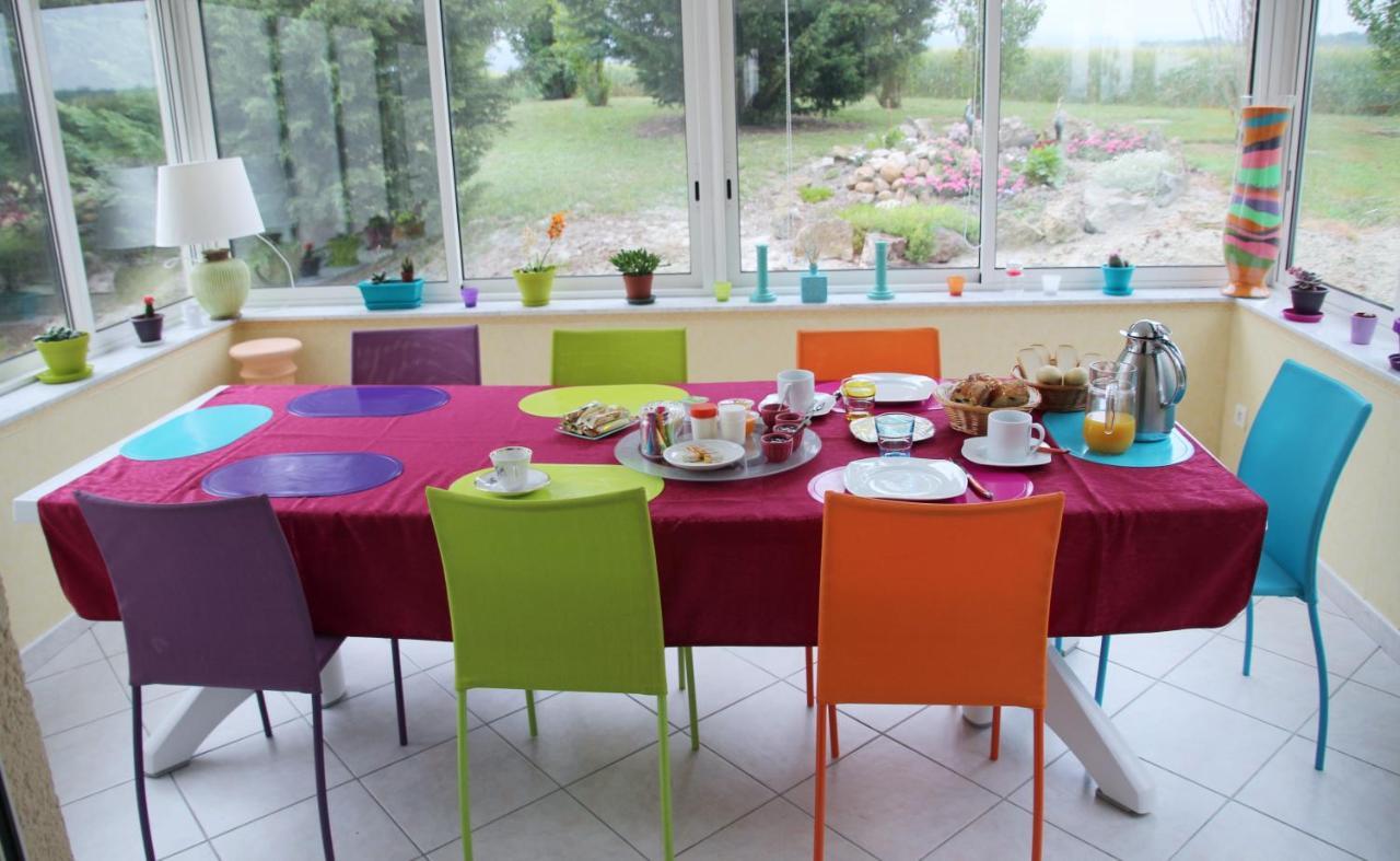 Domaine De La Pendule Panzió Issel Kültér fotó